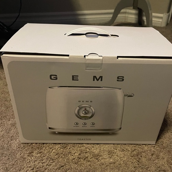 GEMS White Toaster - Picture 5 of 5